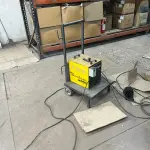 LOTE 100 - aparelho de solda amarelo