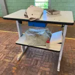 LOTE 211 - Mesa para maquina
