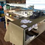 LOTE 194 - Lote com 5 mesas