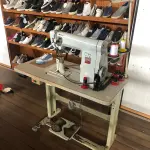 LOTE 207 - Máquina de costura