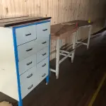 LOTE 243 - Lote de mesas, balcão   
