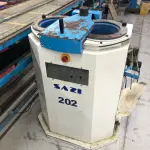 LOTE 019 - uma prensa sorveteira Sazi 202 2 postos