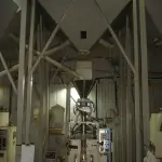 LOTE 002 - empacotadeira automática Indumak DG450 com silo grande num 2