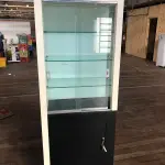 LOTE 128 - Armário porta de vidro