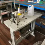 LOTE 179 - Máquina de costura