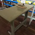 LOTE 144 - Mesa alta