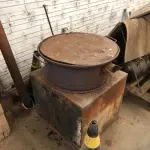 LOTE 014 - FORNO ADAPTADO EM MAU ESTADO
