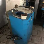 LOTE 065 - uma prensa sorveteira  
