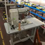 LOTE 142 - Máquina de costura