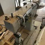 LOTE 232 - Máquina de costura