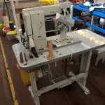 LOTE 145 - Máquina de costura