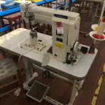 LOTE 145 - Máquina de costura