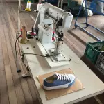LOTE 207 - Máquina de costura