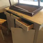 LOTE 243 - Lote de mesas, balcão   