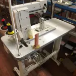 LOTE 158 - Máquina de costura