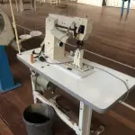 LOTE 147 - Máquina de costura