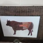 LOTE 124 - 4 QUADROS DE PAREDE PEQUENOS, MOLDURA MADEIRA MARROM