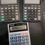 LOTE 134 - 9 CALCULADORAS DE MESA