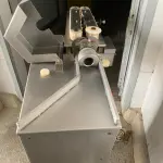 LOTE 001 - Uma amarradeira de salsichão marca Brusinox, nº de série BX2596