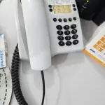 LOTE 108 - LOTE DE TELEFONES: 8 COM FIO E 4 SEM FIO