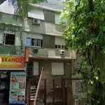 LOTE 000 - O apartamento nº 302 do Ed. Ruth, na R. Felipe Camarão nº 170 sendo 91,100m2 de área real privativa
