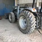 LOTE 057 - TRATOR, AGRALE 575.4 C/ PÁ CARREGADEIRA