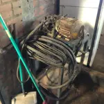 LOTE 078 - CARRINHO COM MOTOR ELÉTRICO E MANGUEIRAS