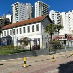 LOTE 001 - GRANDE IMÓVEL 13.044,60M2 COM PRÉDIOS E PISCINA EM BAIRRO NOBRE DE JUIZ DE FORA MG - 3 ESQUINAS