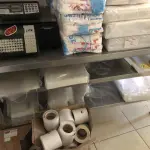 LOTE 252 - LOTE DE SACOS DE LIXO, TOALHA DE PAPEL, PRODUTOS DE LIMPESA, PRODUTOS DE LIMPESA USADOS