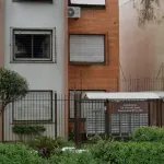 LOTE 000 - apartamento n° 111, do Edifício Praia do Forte, Bloco "B", situado na Rua Saturnino de Brito nº 380 com área real total de 67,73m2, área real privativa de 60,31m²