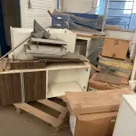 LOTE 040 - LOTE DE MÓVEIS DE DESMONTADOS