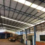 LOTE 071 - ESTRUTURA DE PAVILHÃO EM METAL, APROXIMADAMENTE 800m² DE ÁREA GALPÃO OFICINA