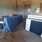 LOTE 210 - LOTE DE MÓVEIS DESMONTADOS E CHAPAS