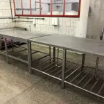 LOTE 002 - Lote com equipamentos, prateleiras e etc