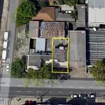 LOTE 002 - O prédio sob nº 1.202 da Avenida Pernambuco, Porto Alegre
