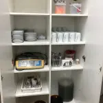 LOTE 002 - Lote com equipamentos, prateleiras e etc