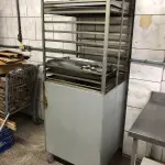 LOTE 002 - Lote com equipamentos, prateleiras e etc