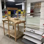 LOTE 002 - Lote com equipamentos, prateleiras e etc
