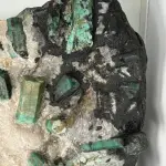 LOTE 001 - CANGA DE ESMERALDA COM 225 KG "CORAÇÃO DA BAHIA" COM LAUDO E DOCUMENTOS