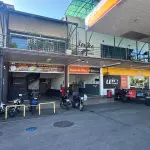 LOTE 002 - Prédio Comercial em alvenaria - shopping de lojas e posto combustivel