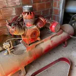 LOTE 097 - Compressor menor