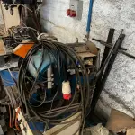 LOTE 084 - Lixadeira com morsa
