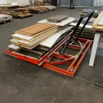LOTE 034 - Lote de placas de MDF e MDP e corrugados (retalhos e placas)