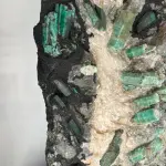 LOTE 001 - CANGA DE ESMERALDA COM 225 KG "CORAÇÃO DA BAHIA" COM LAUDO E DOCUMENTOS