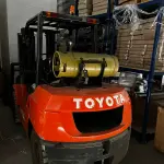 LOTE 124 - Empilhadeira Toyota 