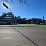 LOTE 002 - Prédio Comercial em alvenaria - shopping de lojas e posto combustivel