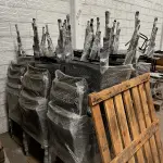 LOTE 073 - Lote de cadeiras montadas 