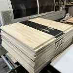 LOTE 034 - Lote de placas de MDF e MDP e corrugados (retalhos e placas)