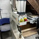 LOTE 064 - Máquina de colocar pregos 