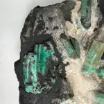 LOTE 001 - CANGA DE ESMERALDA COM 225 KG "CORAÇÃO DA BAHIA" COM LAUDO E DOCUMENTOS